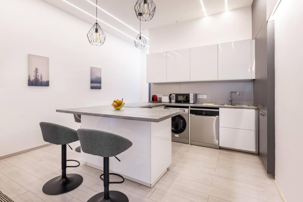 Quaint And Cozy 2-br In The Center Apartament Budapesta