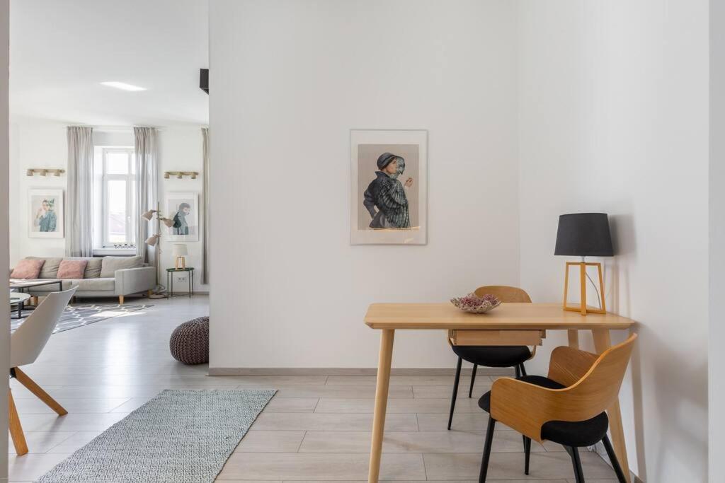 Quaint And Cozy 2-br In The Center Apartament Budapesta